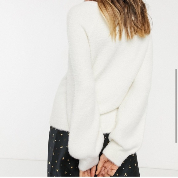 Abercrombie and Fitch Eyelash VNeck Sweater - Picture 2 of 6